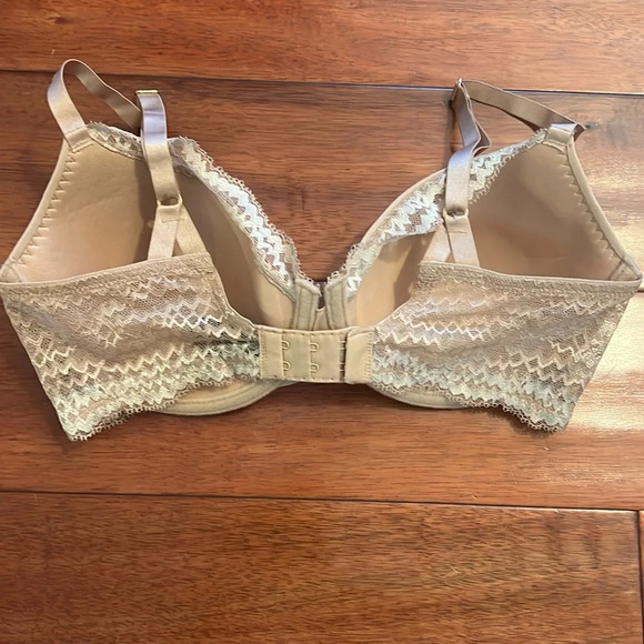 Natori Underwire Bra 32DD - Picture 2 of 3